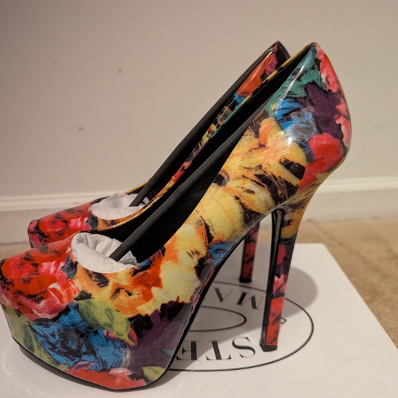 Steve Madden Dejavu Multi Heels - Picture 6 of 8